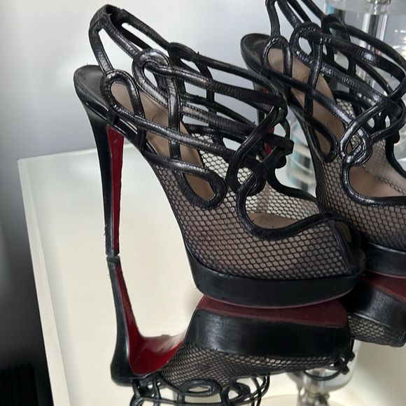 Louboutin - Picture 3 of 4